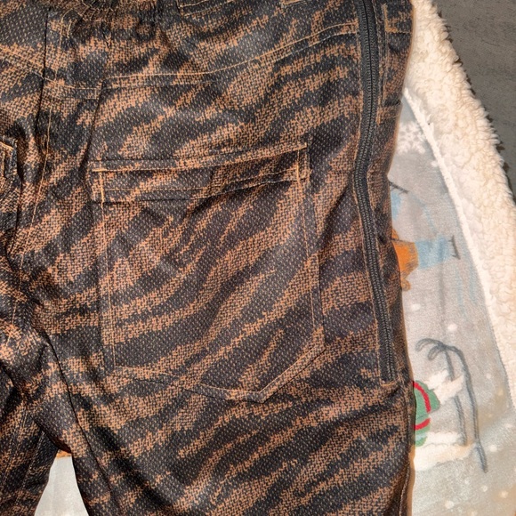 Burton Ski Bibs in Brown and Black Tiger Stripe - Picture 7 of 10